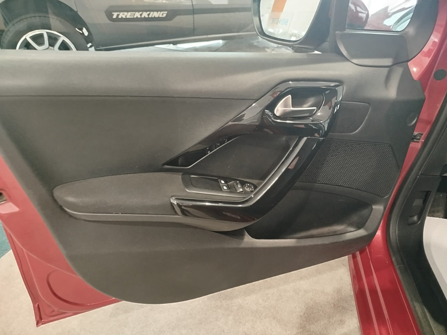 Imagen de Peugeot 208