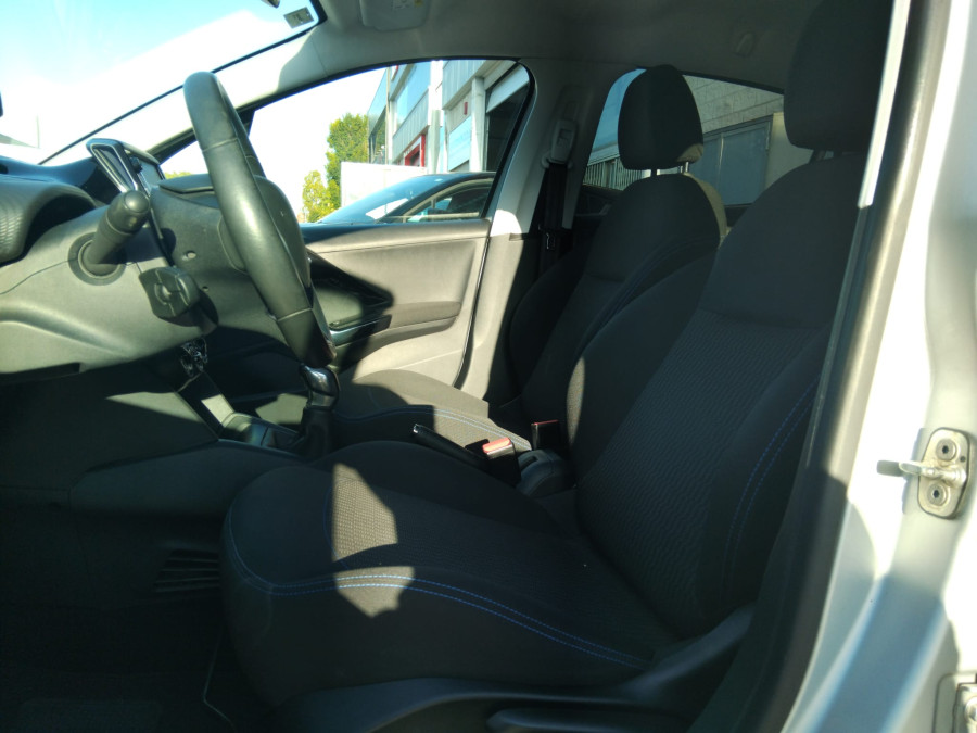 Imagen de Peugeot 208
