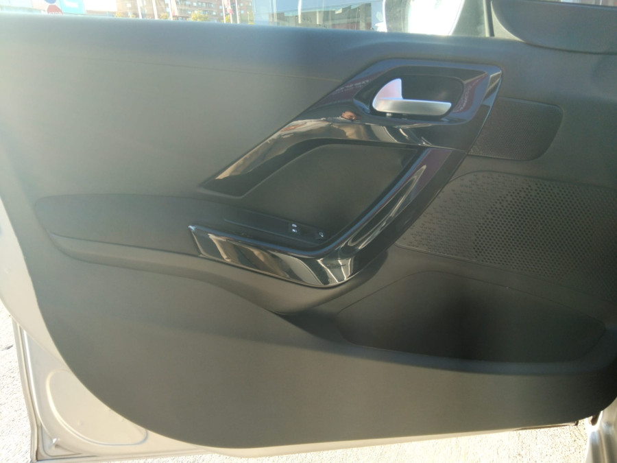 Imagen de Peugeot 208