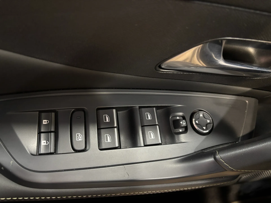 Imagen de Peugeot 408