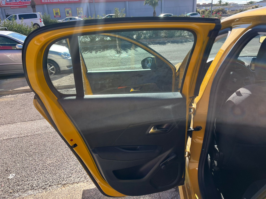 Imagen de Peugeot 208