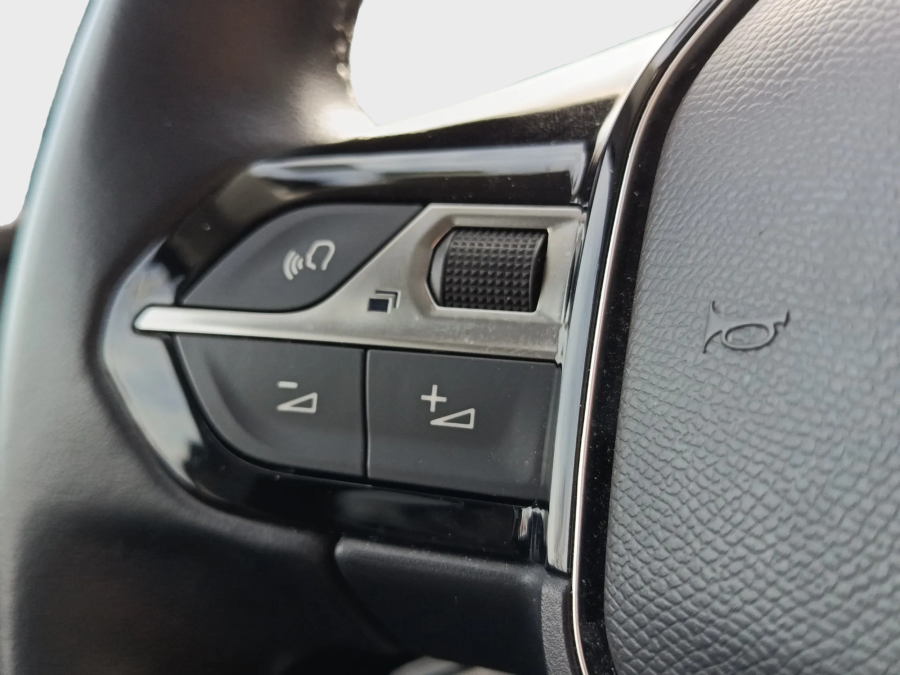 Imagen de Peugeot 3008 Hybrid