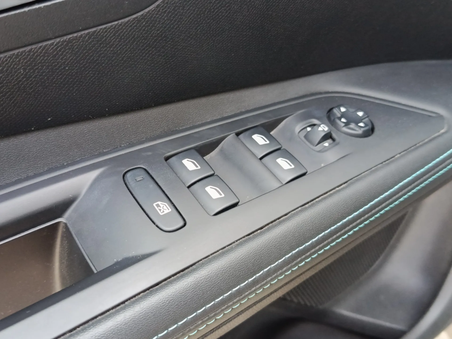 Imagen de Peugeot 3008 Hybrid