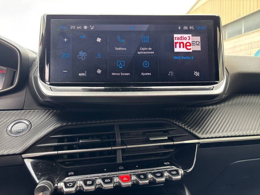 Imagen de Peugeot e-2008