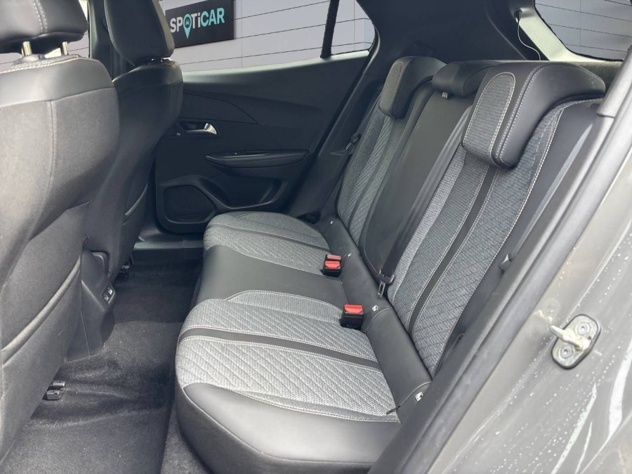 Imagen de Peugeot e-2008