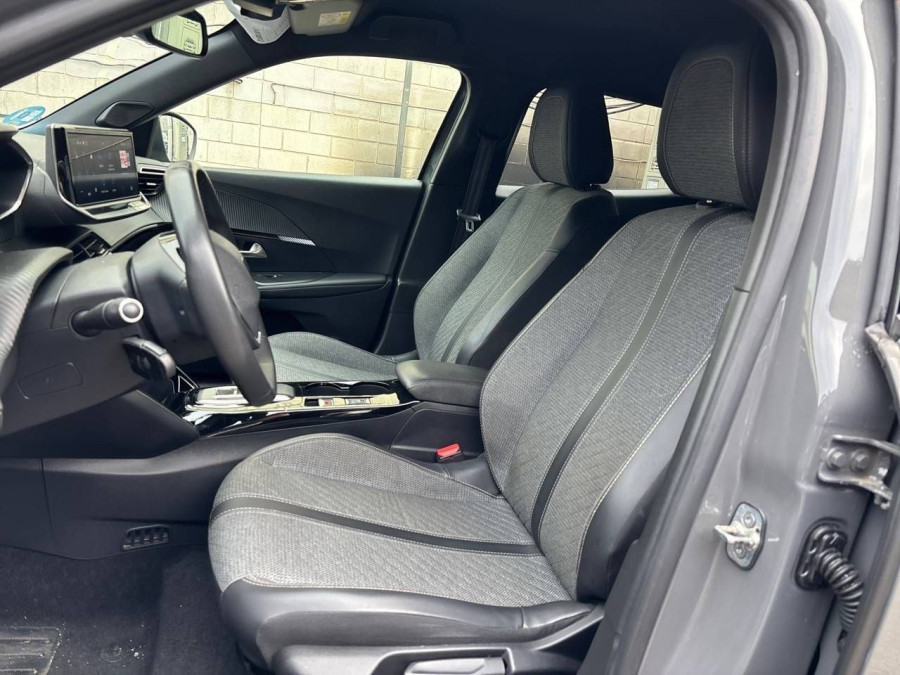 Imagen de Peugeot e-2008