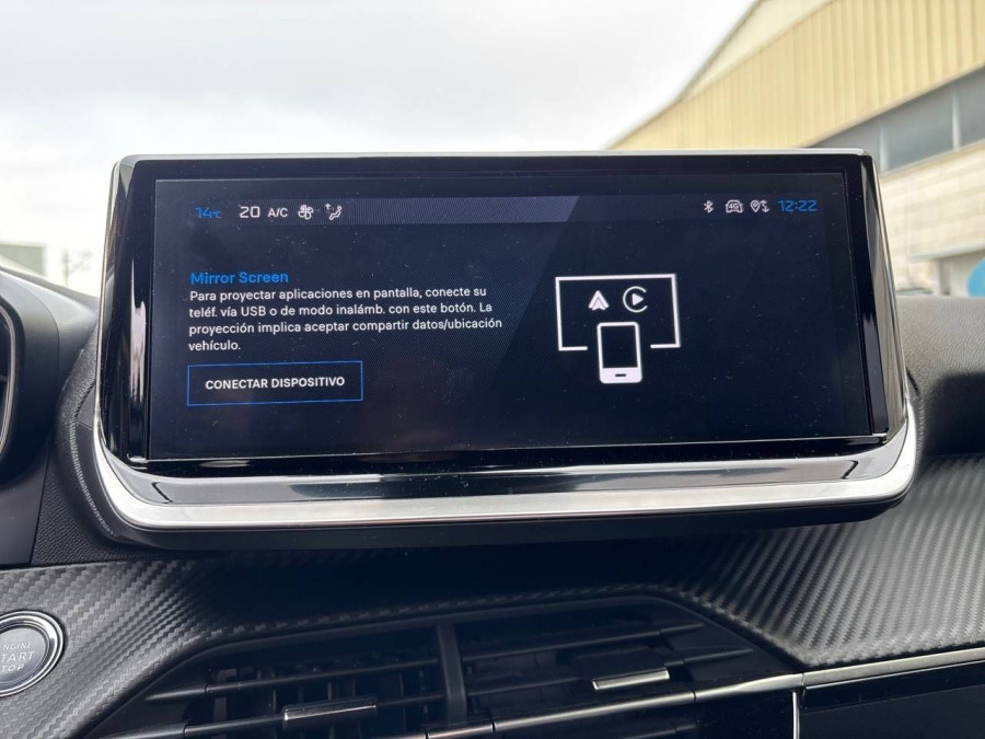 Imagen de Peugeot e-2008