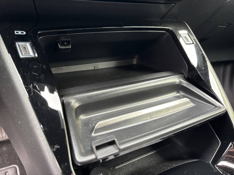 Imagen de Peugeot e-2008