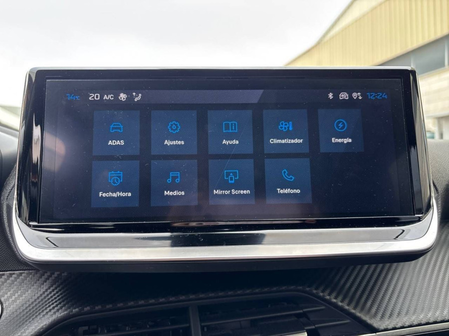 Imagen de Peugeot e-2008