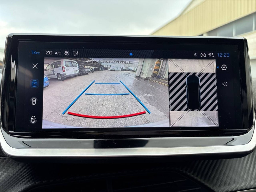 Imagen de Peugeot e-2008