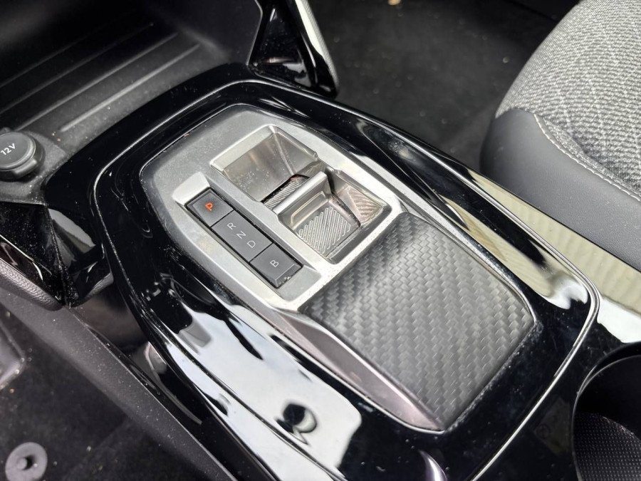 Imagen de Peugeot e-2008