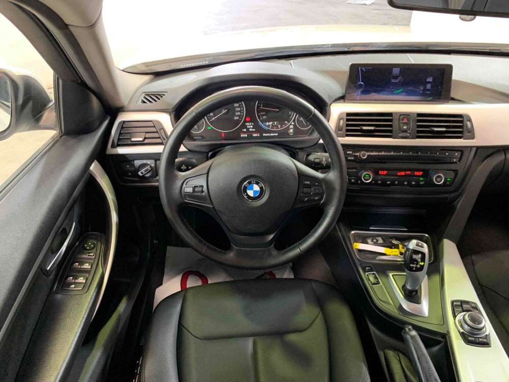 Imagen de BMW 320iA